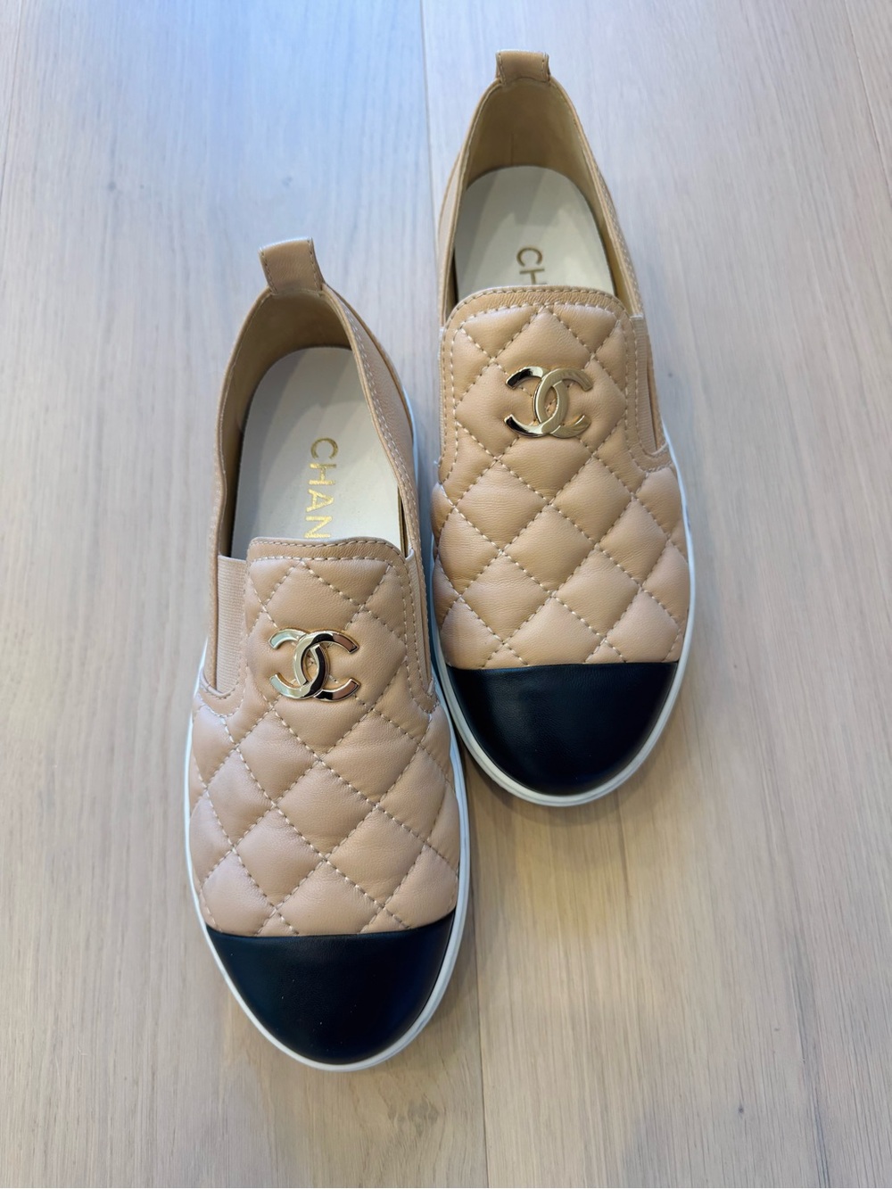 CHANEL Lambskin Quilted Women’s CC Stroll Sneakers 41 Beige